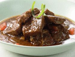 Resep Semur Lidah Sapi untuk Makan Siang