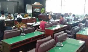 Dicoret Dari Pencalonan Kades, Pendukung Geruduk DPRD Pamekasan