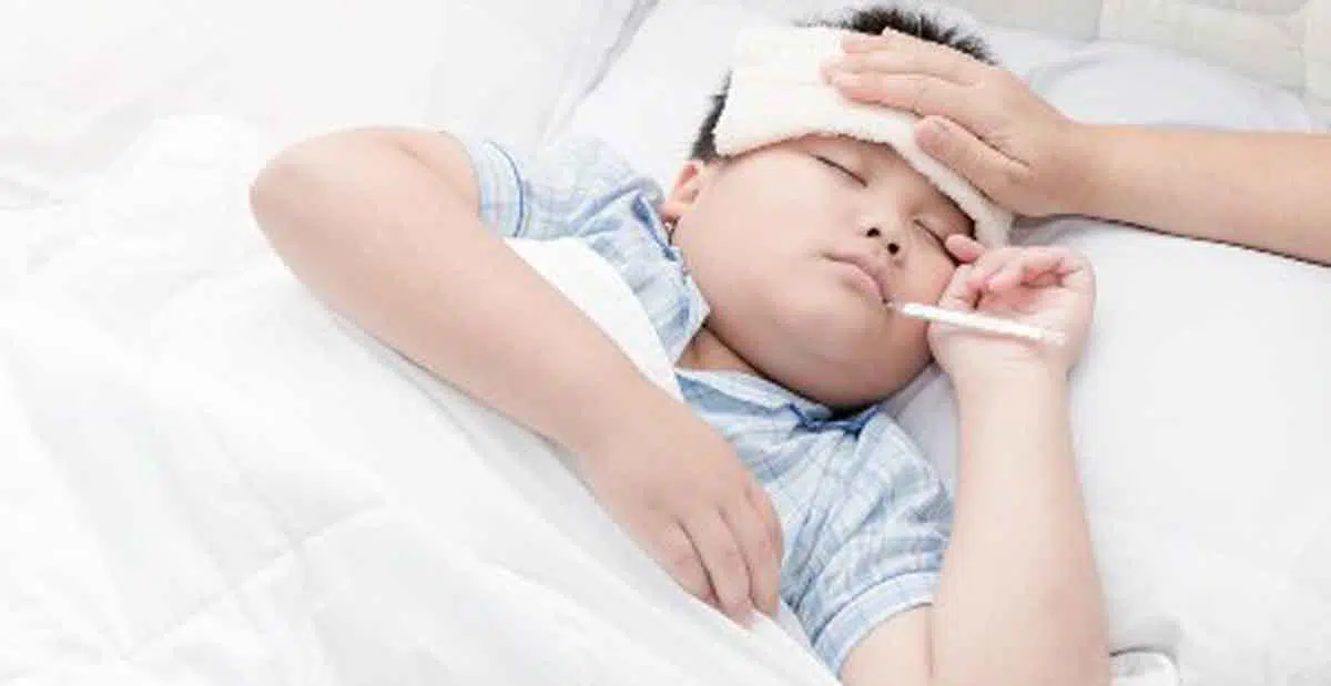 Jangan Panik, Lakukan 3 Hal Ini Saat Anak Demam