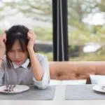 Ini Penyebabnya Sering Sakit Kepala Setelah Makan