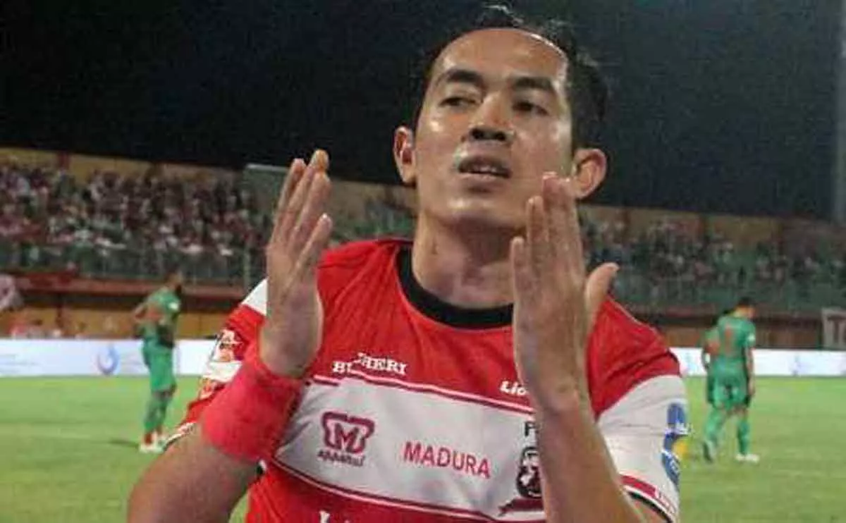 Dua Gol Slamet Nurcahyo Bawa  Menang Atas Kalteng Putra
