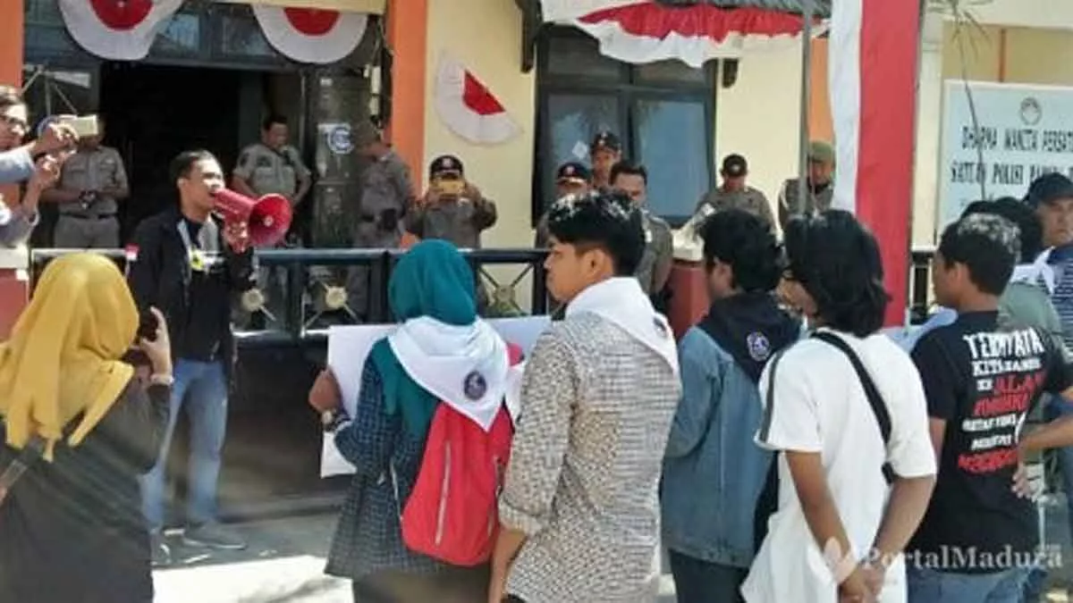 Soroti Tambak Udang Ilegal Beroperasi Lagi, Mahasiswa Sumenep Demo Satpol PP