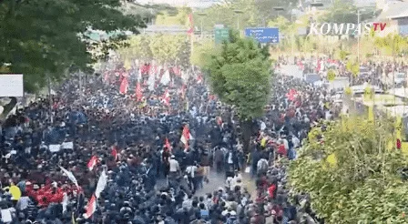 Live Streaming Situasi Terkini Demo Mahasiswa dan Pelajar di Gedung DPR