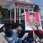 Soal Dugaan Korupsi DD, Warga Demo Kejari Sampang