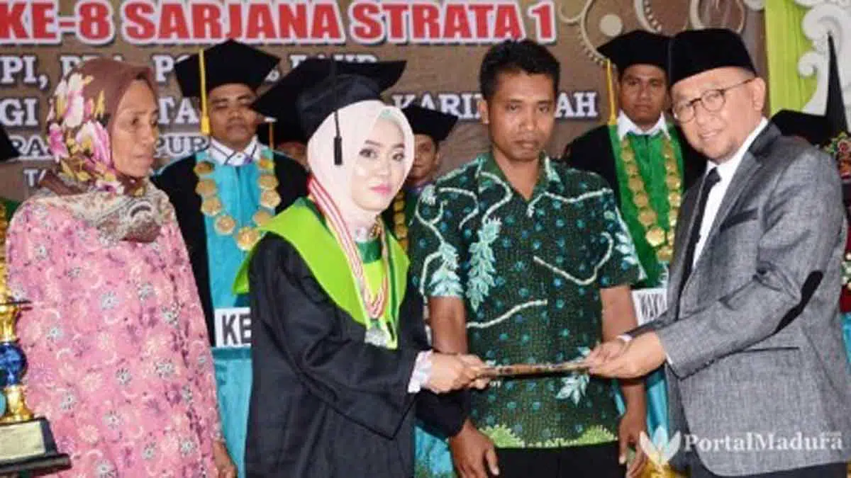 Gadis Kampung Raih IPK Tertinggi, Bupati Sumenep Beri Beasiswa S2