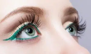 Yuk Intip Colored Eyeliner yang Cocok Untuk Warna Kulit Anda