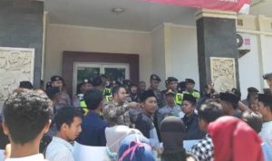 Demo Kantor DPMD, Pemuda Bangkalan Protes Penjaringan BPD