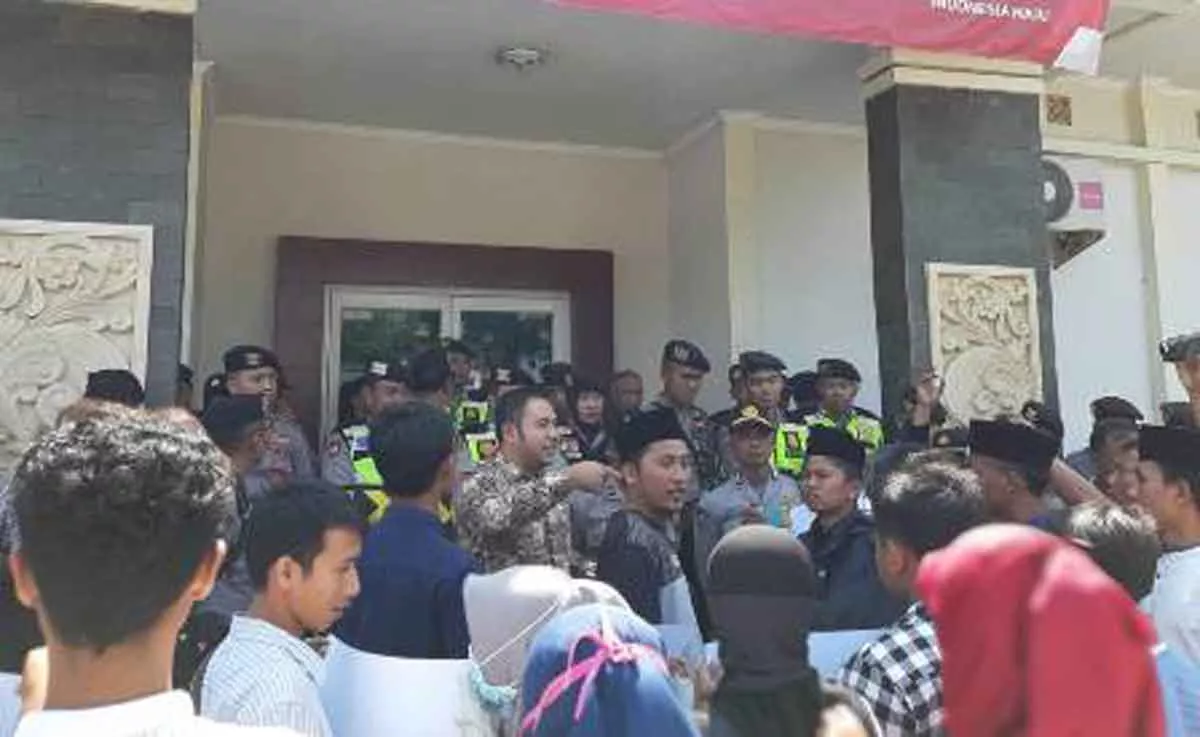 Demo Kantor DPMD, Pemuda Bangkalan Protes Penjaringan BPD