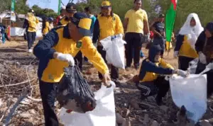 Hari Lingkungan Hidup Sedunia, Bupati Sumenep Pimpin Bersih-bersih Pantai