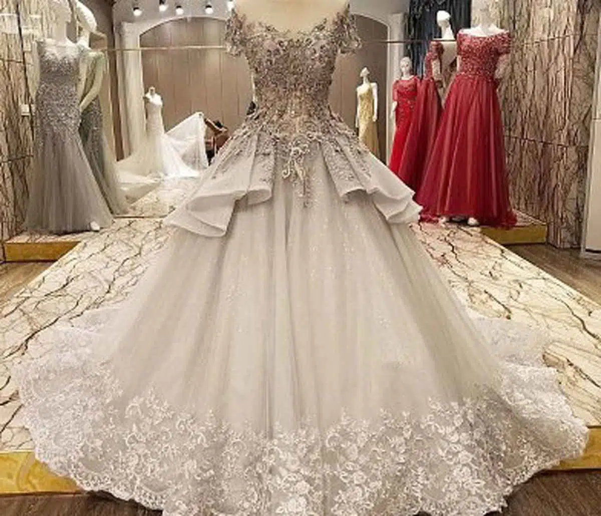 8 Gaya Busana Pengantin Paling Hits di Tahun 2020