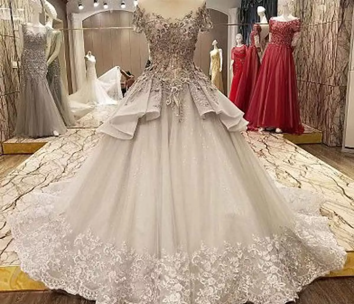 8 Gaya Busana Pengantin Paling Hits di Tahun 2020