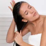 Awas, 7 Kesalahan Ini Terjadi pada Rambut Masih Basah