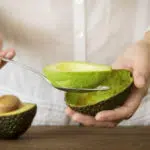 6 Manfaat Buah Alpukat bagi Kesehatan Kulit Anda