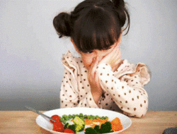 4 Cara Ini Bisa Bantu Hadapi Anak yang ‘Picky Eater’