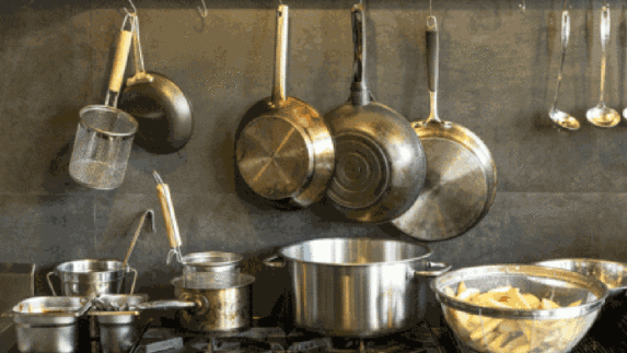 5 Bahan Makanan di Dapur yang Ampuh Sebagai Pembersih Alat Rumah Tangga