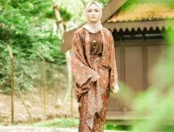6 Cara Jitu Gunakan Baju Batik Supaya Tak Terlihat Tua