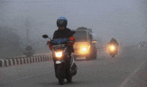 8 Cara Aman Berkendara di Tengah Kabut Asap