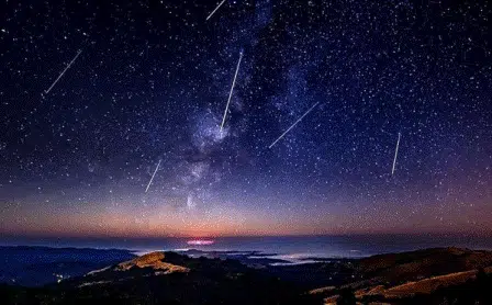 Ayo Saksikan! 2 Hujan Meteor Akan Terjadi Pekan Ini