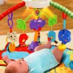 Bunda, Ini 8 Mainan yang Pas Untuk Bayi Usia 0-2 Bulan