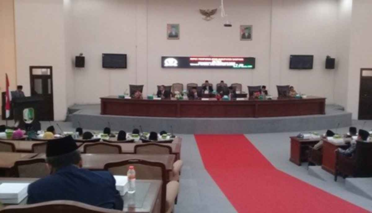 DPRD Sampang Terima Nota Penjelasan Bupati Terhadap Raperda APBD 2020
