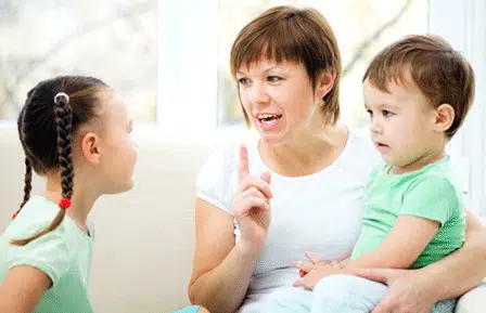 Dampak Negatif Menyela Pembicaraan Anak Saat Bercerita