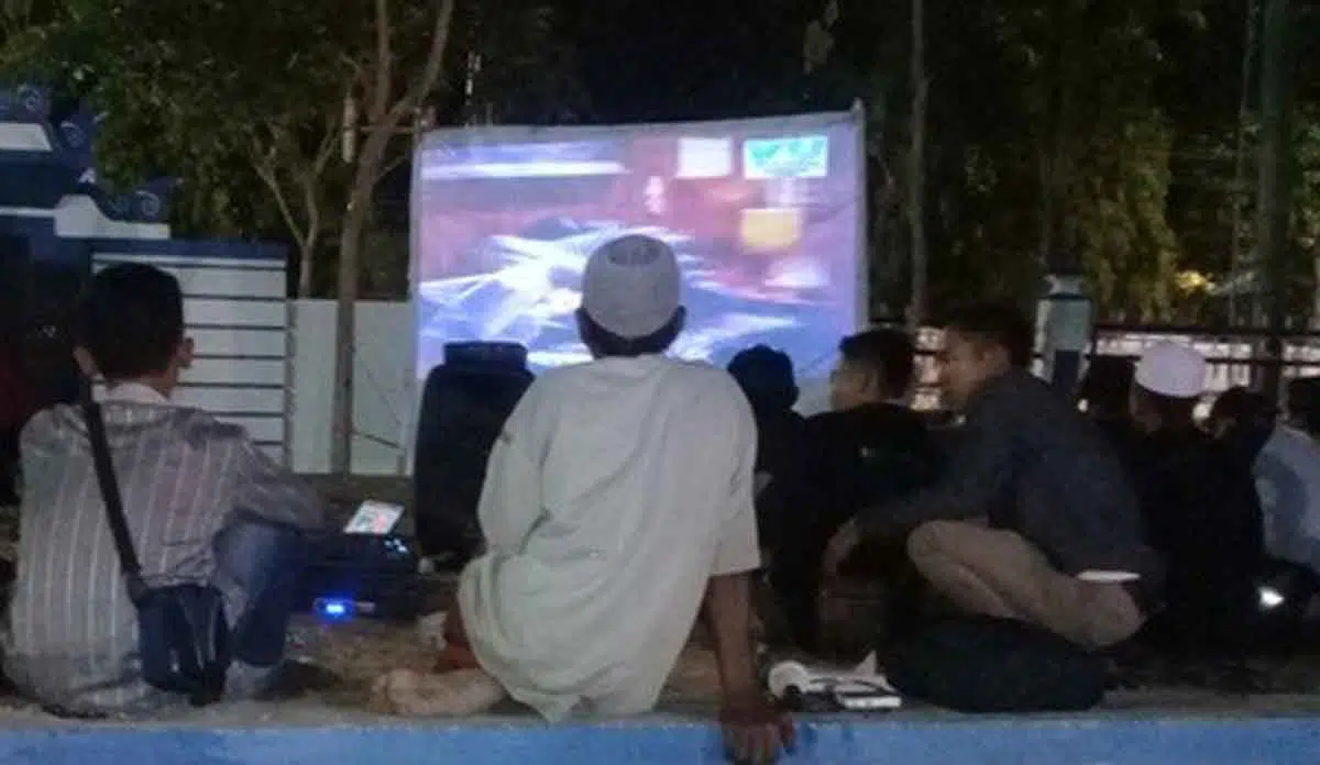Menolak Lupa, HMI Sampang Nobar Film G30S PKI