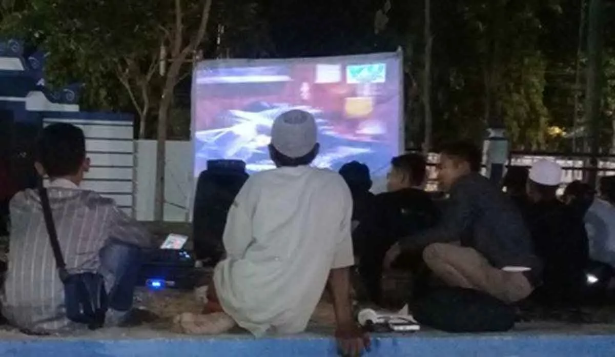 Menolak Lupa, HMI Sampang Nobar Film G30S PKI
