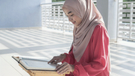 Hukum Baca Alquran Bagi Wanita yang Haid
