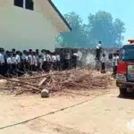 Kebakaran Lahan Nyaris Lalap Gedung SMPN 2 Larangan