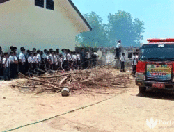 Kebakaran Lahan Nyaris Lalap Gedung SMPN 2 Larangan