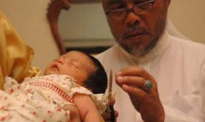 Umat Islam, Ini Adab Cukur Rambut Bayi yang Perlu Diketahui