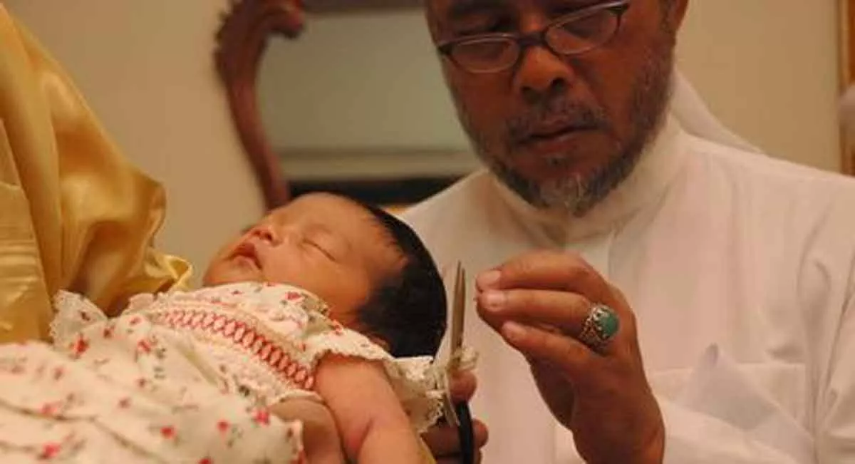 Umat Islam, Ini Adab Cukur Rambut Bayi Yang Perlu Diketahui - Portalmadura.com Umat Islam, Ini Adab Cukur Rambut Bayi yang Perlu Diketahui