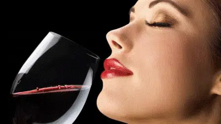 Minum Alkohol Berlebihan Bisa Bikin Wajah Anda Cepat Keriput