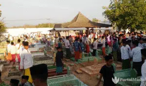 Peringati HSN, Ribuan Santri Sumenep Bersih-bersih Asta Tinggi