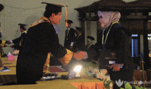 Pertama Kali Unija Sumenep Wisuda Magister Hukum Program Pasca Sarjana