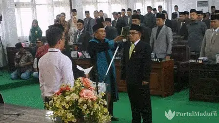 Resmi! Fathor Rohman Dilantik Sebagai Ketua DPRD Pamekasan Definitif
