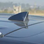 Tak Sekadar Pajangan, Ini Fungsi Utama Sirip Hiu di Atap Mobil