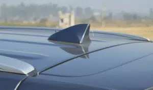 Tak Sekadar Pajangan, Ini Fungsi Utama Sirip Hiu di Atap Mobil