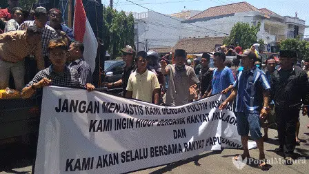 Warga Juruan Laok Aksi, DPMD Sumenep di Luar Unsur Pemerintahan Tak Dapat Nilai Pengalaman