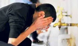 5 Kesalahan Saat Wudu yang Tak Disadari