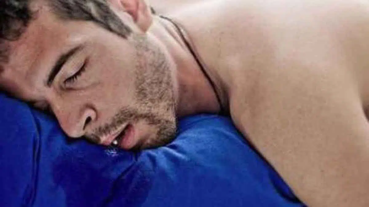 Sering Mengiler Ketika Tidur? Cek Disini Penyebabnya