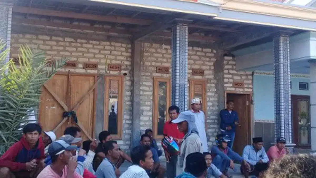 Jagonya Mendapat Nilai Rendah, Warga Segel Sekretariat Pilkades Banjar Talela Sampang