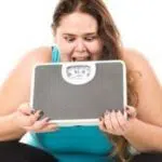 Berat Badan Mudah Naik Saat Stres? Ini 3 Sebabnya