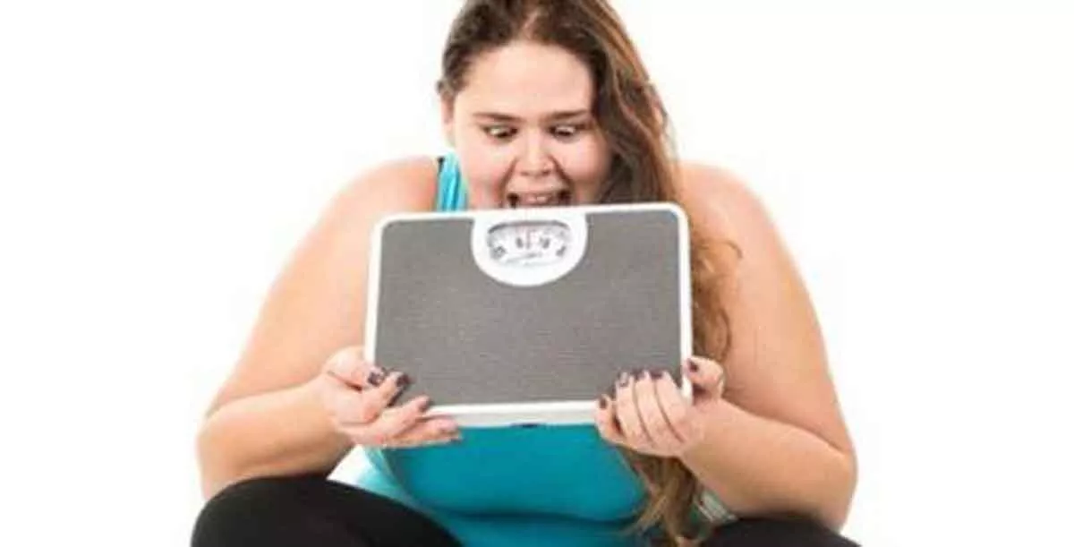 Berat Badan Mudah Naik Saat Stres? Ini 3 Sebabnya