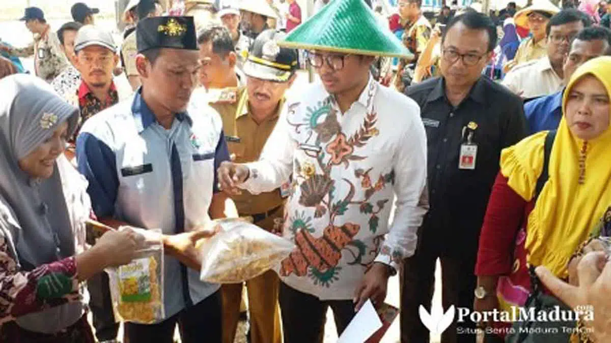 Mohamad Dahri, Berwirausaha sambil Membangun Desa