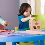 3 Tanda Anak Siap Masuk Preschool, Catat!