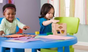 3 Tanda Anak Siap Masuk Preschool, Catat!