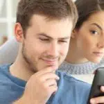 5 Zodiak yang Dikenal Paling Mudah Cemburu, Anda Salah Satunya?