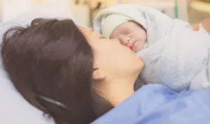 Perhatikan! Ini 5 Aturan Jenguk Bayi Baru Lahir