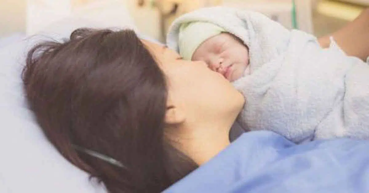 Perhatikan! Ini 5 Aturan Jenguk Bayi Baru Lahir